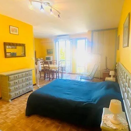 Confortable Avec Climatisation A Amelie-les-bains, Proche Des Thermes - Fr-1-703-20 *